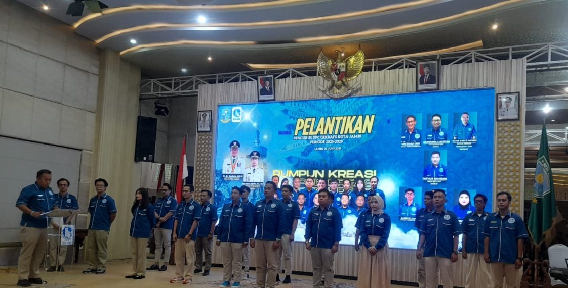 pelantikan Dewan Pimpinan Cabang Gerakan Ekonomi Kreatif Nasional (DPC GEKRAF) Kota Jambi yang digelar di Aula Griya Mayang pada Jumat (20/06) malam. (Amx/nuansajambi.com)
