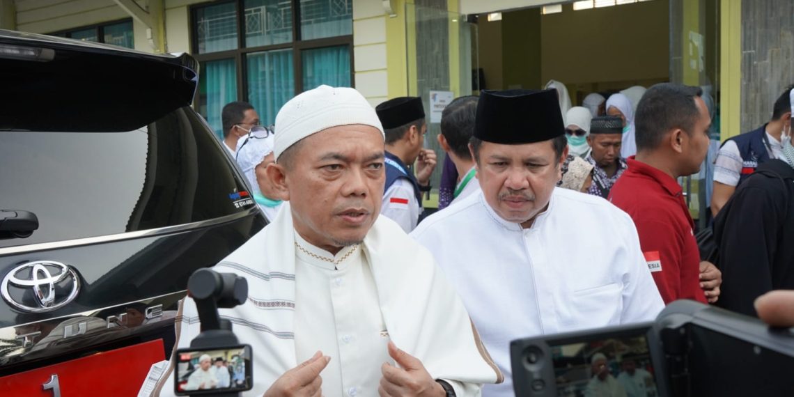 Sambut Kepulangan 428 Jemaah Haji Kloter 14 Provinsi Jambi, Gubernur Al Haris: Mohon Maaf Jika Pelayanan Masih Kurang