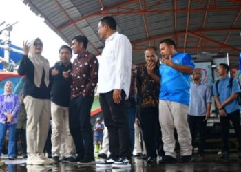 Kunjungi Karangsong, Bupati Tanjab Timur Dillah Optimis Wujudkan Kesejahteraan Nelayan