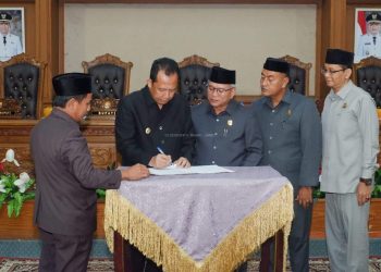 Bupati BBS Hadiri Rapat Paripurna DPRD Kabupaten Muaro Jambi, Pengambilan Keputusan Tujuh Ranperda Tahun 2024