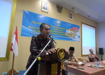 Wabup Muaro Jambi Junaidi Mahir Membuka Pelatihan Pengelolaan Pengurus, Pengawas, dan Penasihat BUM Desa se-Kecamatan Kumpeh 2025