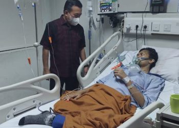 Gubernur Al Haris Besuk Oki Yusmika Atlet Taekwondo Penderita Kanker Tulang di RS Fatmawati Jakarta Selatan 