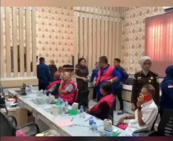 Kadis Perhubungan Kerinci dan Kabid Dishub Ditahan Terkait Dugaan Korupsi Proyek PJU