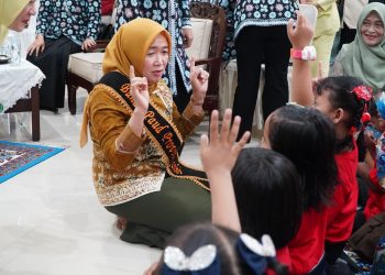 Hj. Hesti Haris dan IAD Wilayah Jambi Tanda Tangani Kerja Sama Program PARENTING CLASS