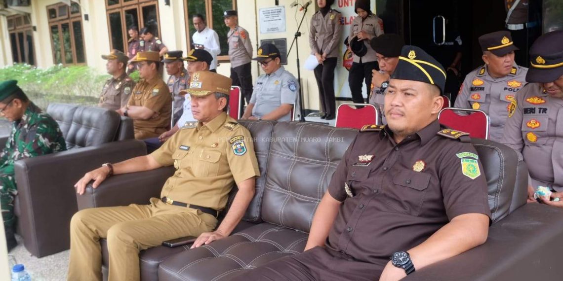 Wakil Bupati Muaro Jambi Junaidi H. Mahir menghadiri undangan Apel Gelar Pasukan Operasi Patuh 2025