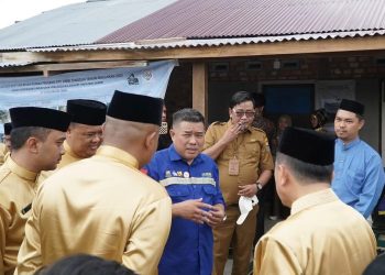 Kadis PUPR Provinsi Jambi Dampingi Gubernur Serahkan Bantuan Bedah Rumah di Kabupaten Tebo