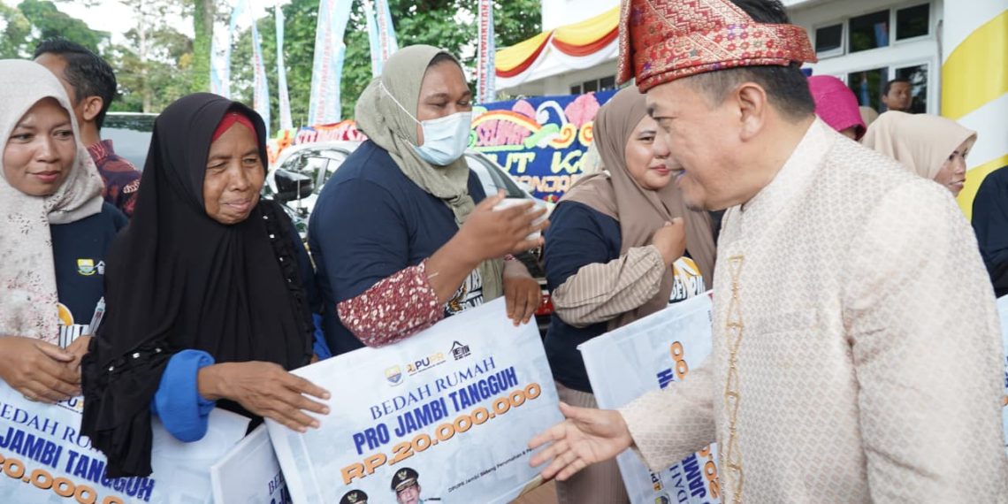 Pro Jambi Tangguh Hadir di Tanjab Timur, 51 Keluarga Nikmati Rumah Baru dari Gubernur Al Haris