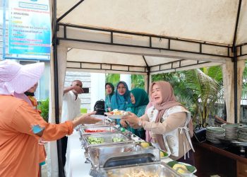 Masyarakat Antusias!!! “Sarapan Murah Rp.3000” PKK Jambi Kian Diminati