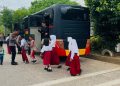 Berikan Pelayanan Transportasi Pendidikan, Satbrimob Polda Jambi Sediakan Bus Sekolah Gratis